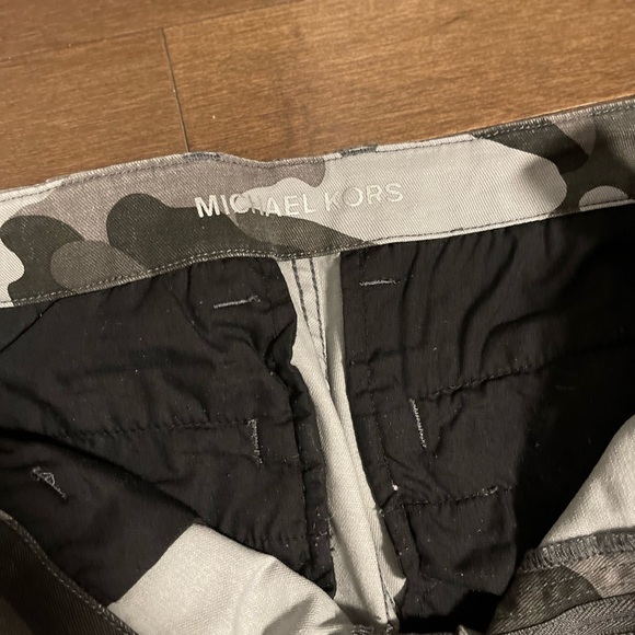 Michael Michael Kors Camouflage Cargo Pants - Picture 5 of 7